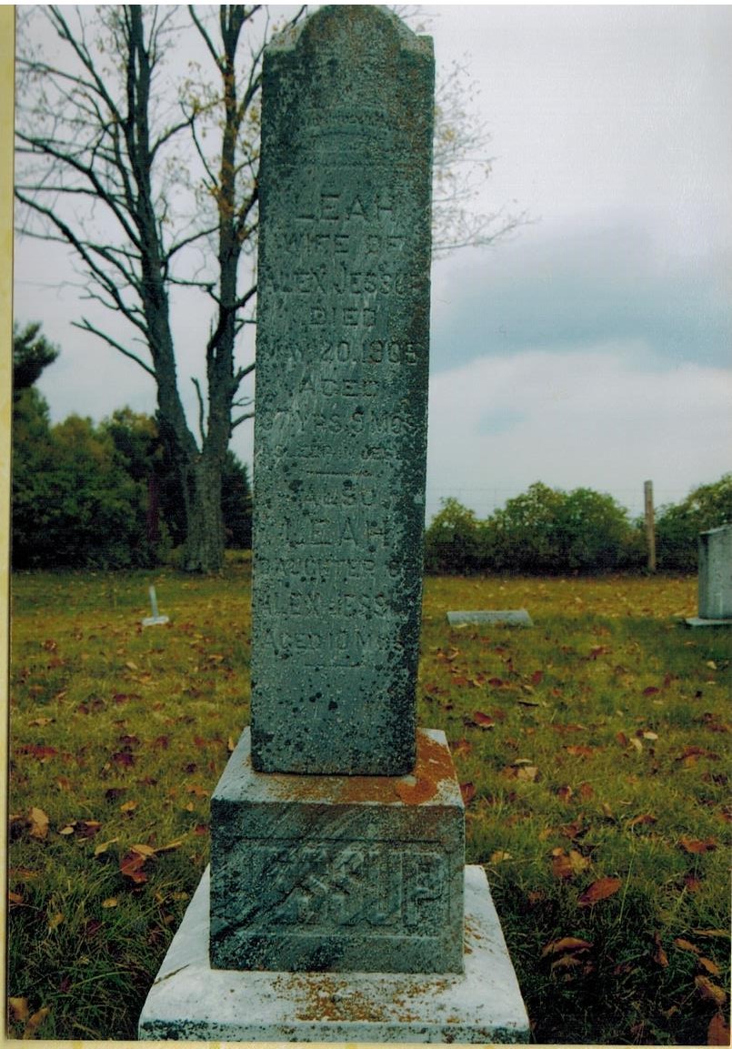 pictures/PLACES AND PICS OF INTEREST/Gravestones/Leah's stone 001.jpg